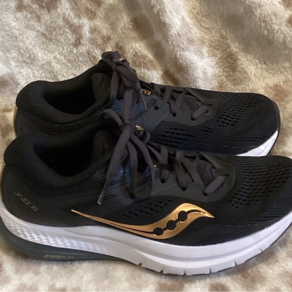 Saucony Women's Jazz 22 Black and Gold Cushioned Running Shoes, Size 6 - Picture 5 of 16